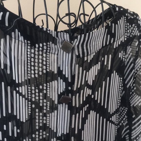 BCBGeneration top - Picture 3 of 3